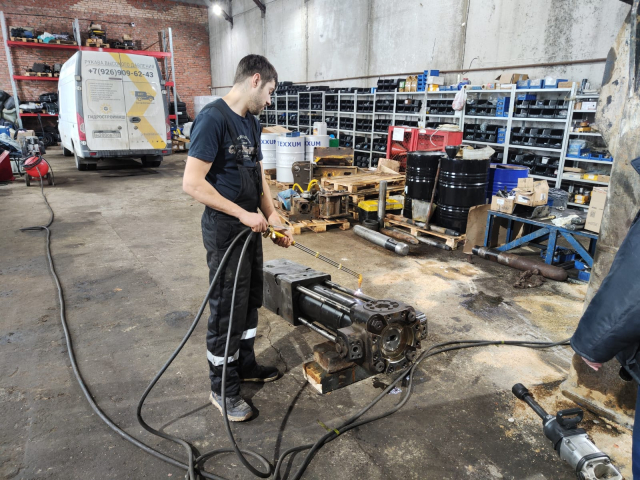 ТОП-3 неисправностей гидромолотов, с которыми можно справиться самостоятельно